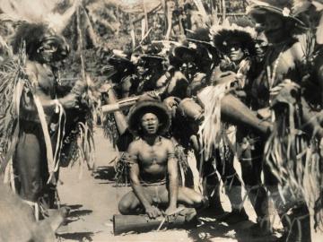 A lot of 31 photographs of Natives of Papua-New Guinea