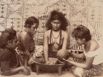 Samoan women preparing kava