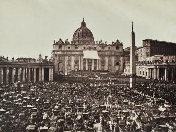 Bénédiction papale, place Saint Pierre à Rome