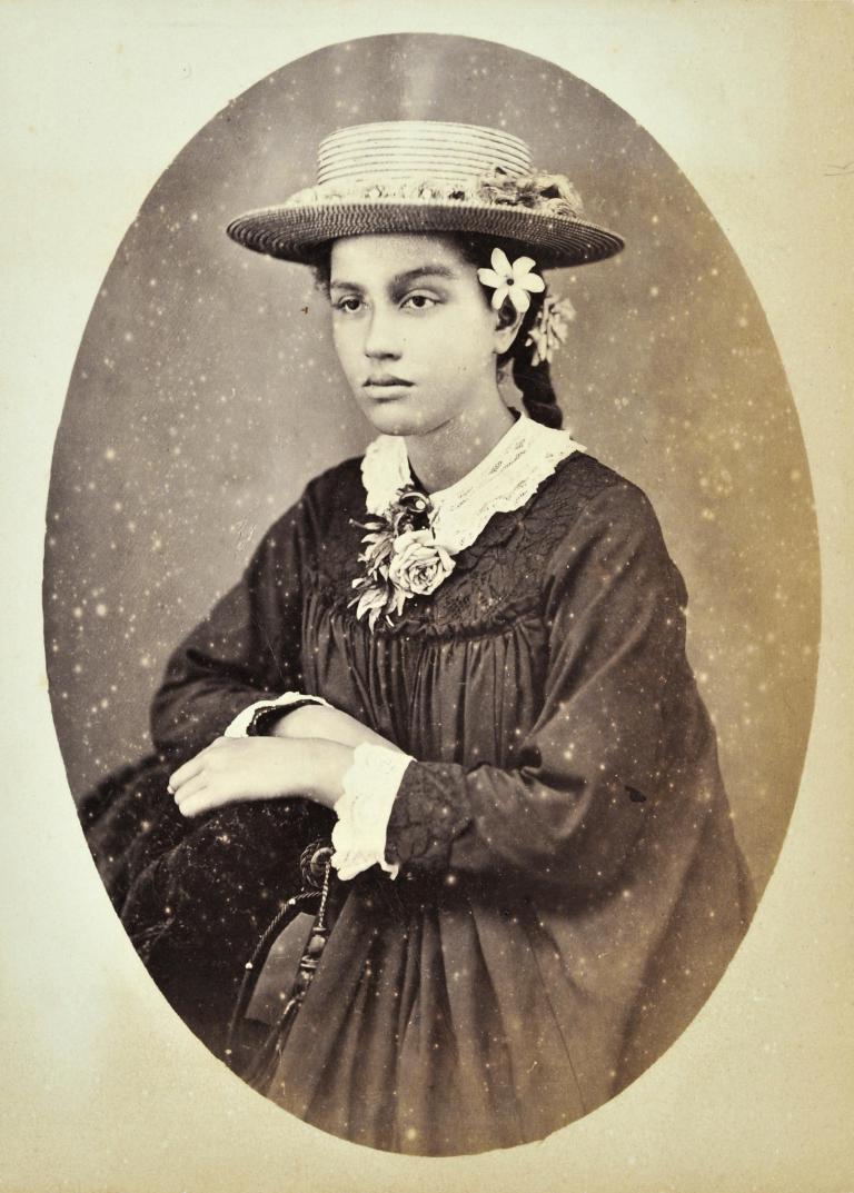 Portrait de Tahitienne à l'Européenne