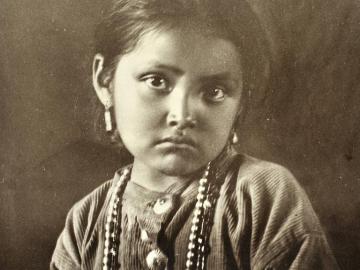 Haz Pah, petite fille du désert Navajo, Arizona