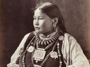 Portrait d'une jeune femme tibétaine