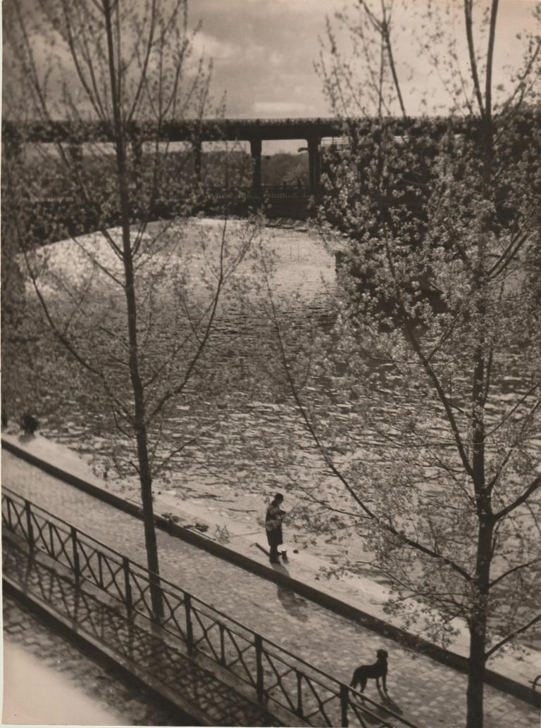 Pécheur sur les quais de Seine