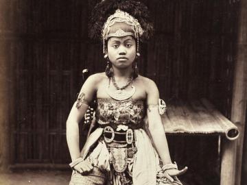Javanese dancer at Kampong, Exposition Universelle of 1889 , Paris